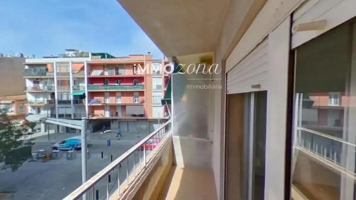 Vista exterior de Apartament en venda en Centre
