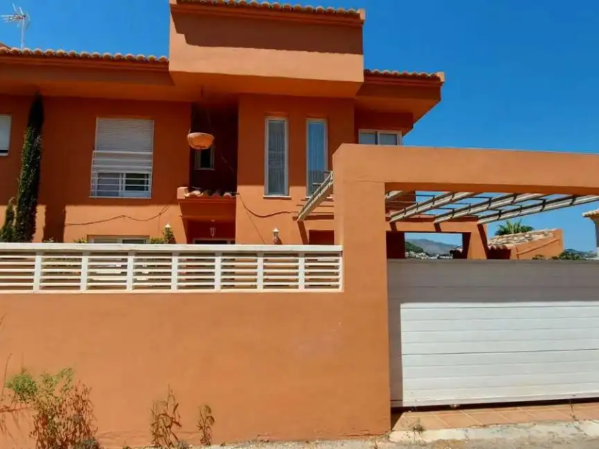 Villa mit Pool zum Verkauf in Urbanización Casanova I 31E, imagen 2
