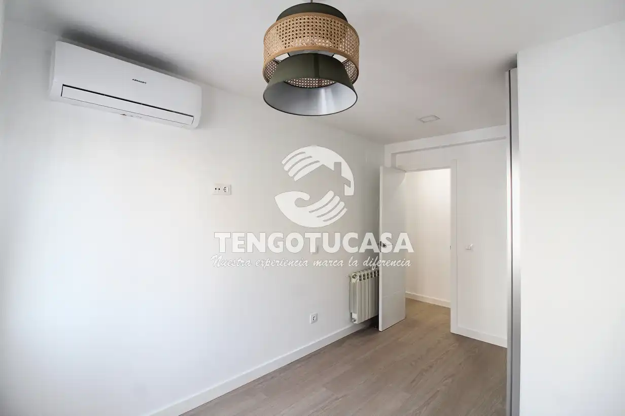 Flat for sale in Madrid  with Air Conditioner, Heating and Furnished