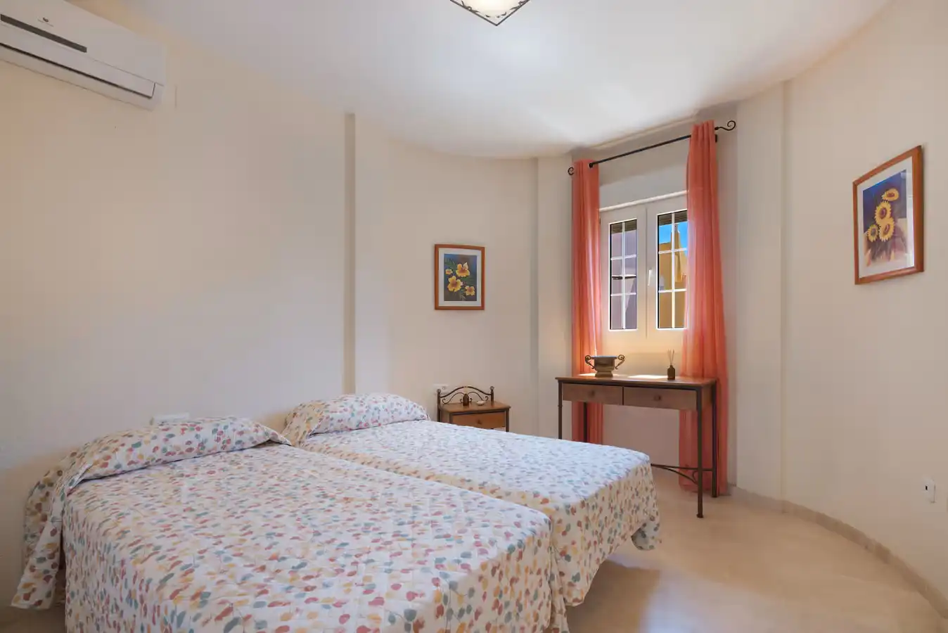 Habitación de Casa o chalet de alquiler en Islantilla con Aire acondicionado, Calefacción y Jardín privado