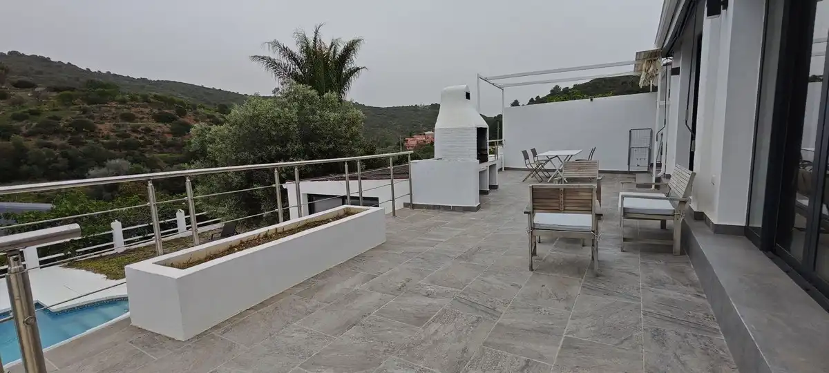 Terrassa de Casa o xalet en venda en Marbella amb Aire condicionat, Jardí privat i Piscina