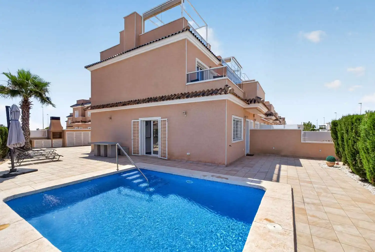 Piscina de Casa adosada en venta en Orihuela con Aire acondicionado, Calefacción y Terraza