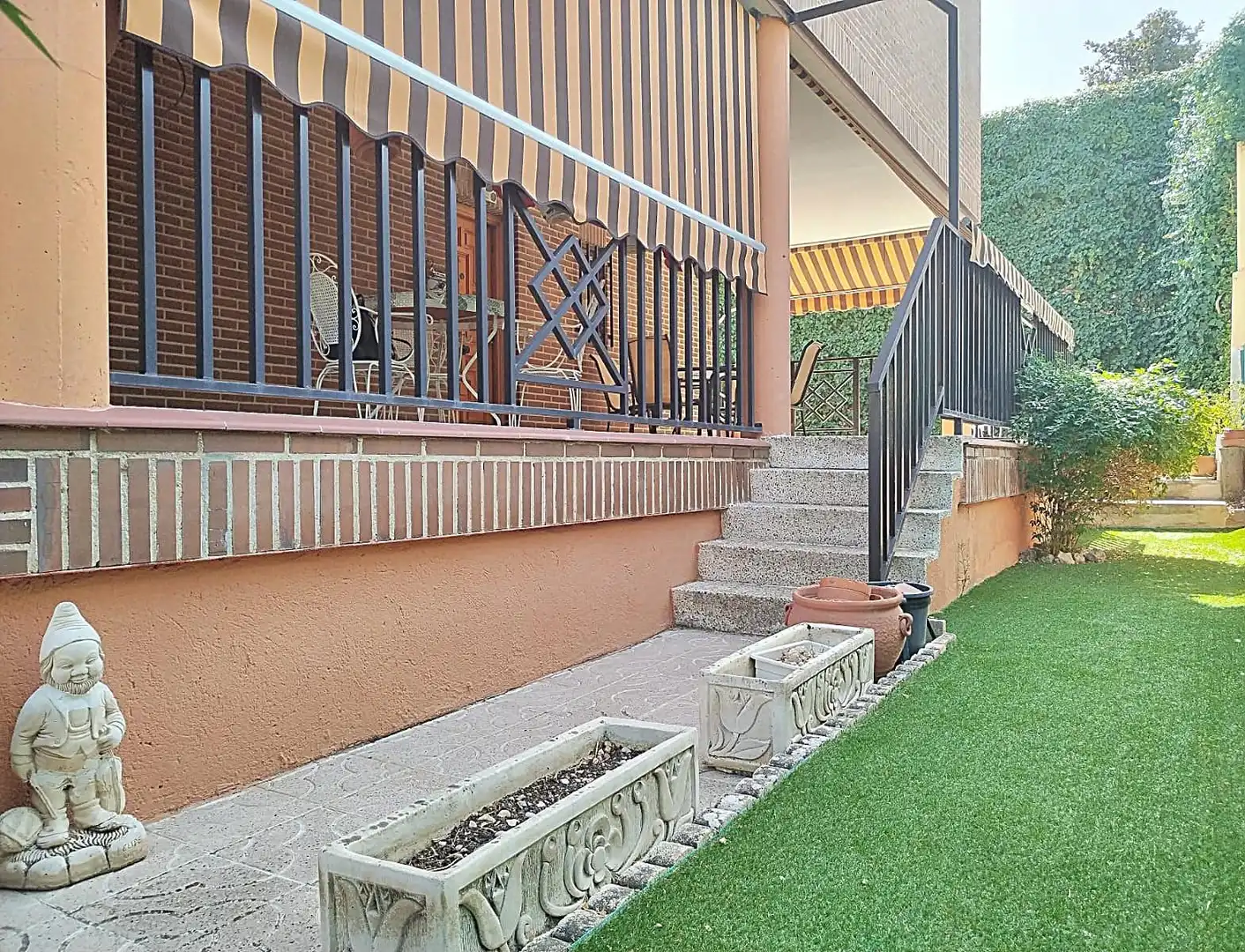 Terrace of Detached homes for sale in Los Villares