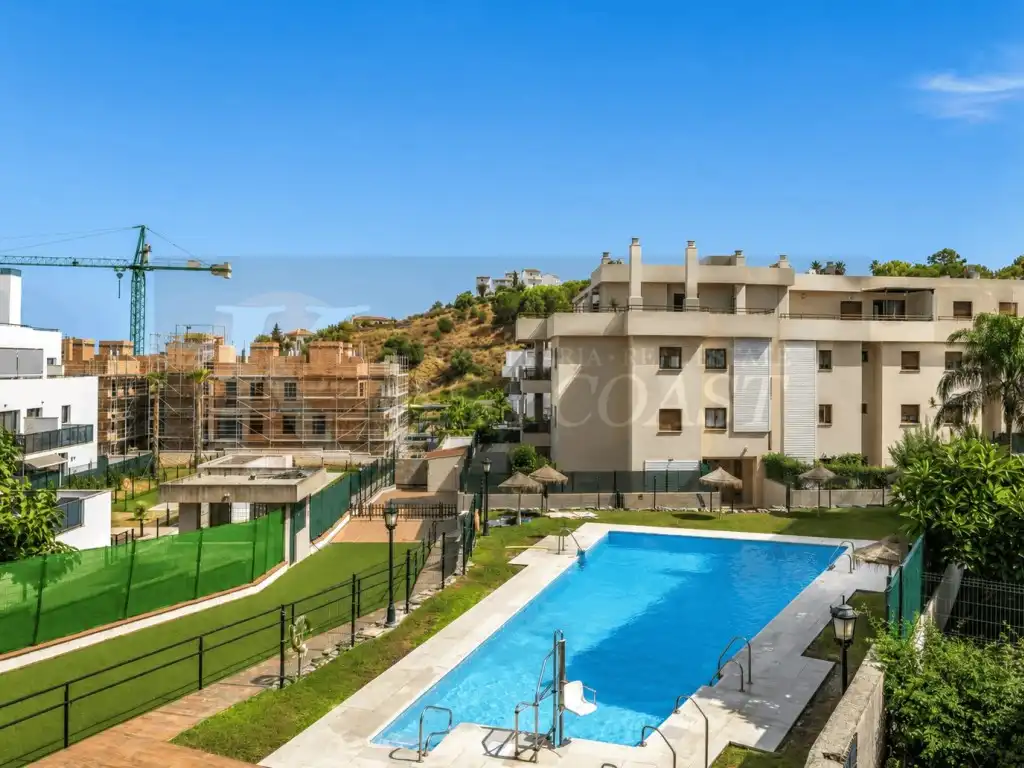 Swimming pool of Flat for sale in Mijas  with Air Conditioner, Private garden and Terrace