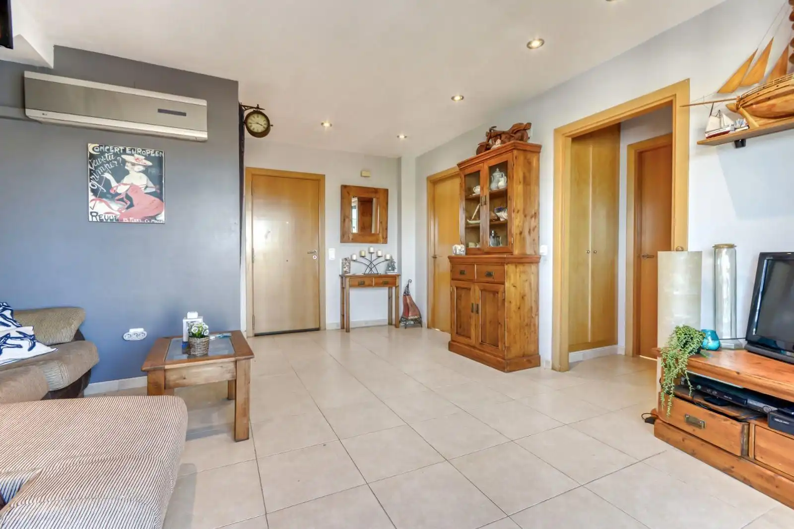 Apartments for sale in Roses  with Air Conditioner, Terrace and Furnished