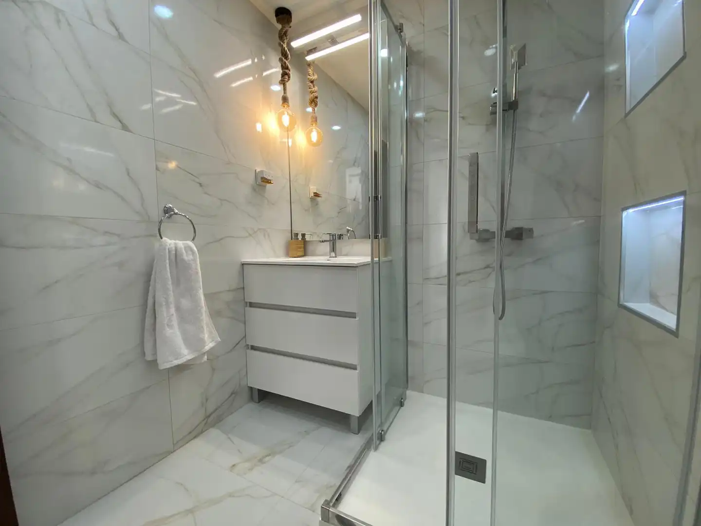 Bathroom of Houses for sale in Alhaurín de la Torre  with Air Conditioner, Heating and Terrace