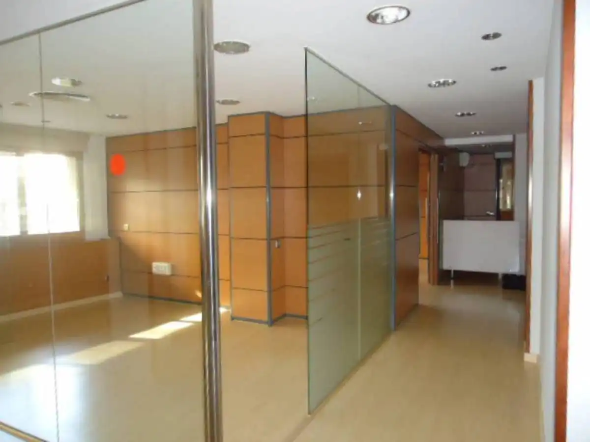 Local comercial de lloguer a Centre - Passeig i Rodalies, imagen 7