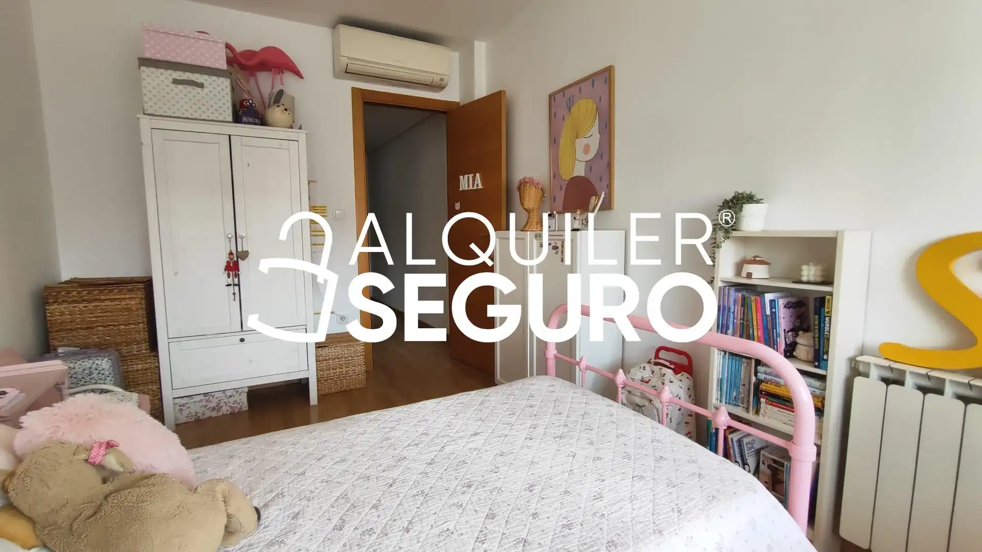 Bedroom of Flat for rent in Valencia  with Air Conditioner, Heating and Terrace