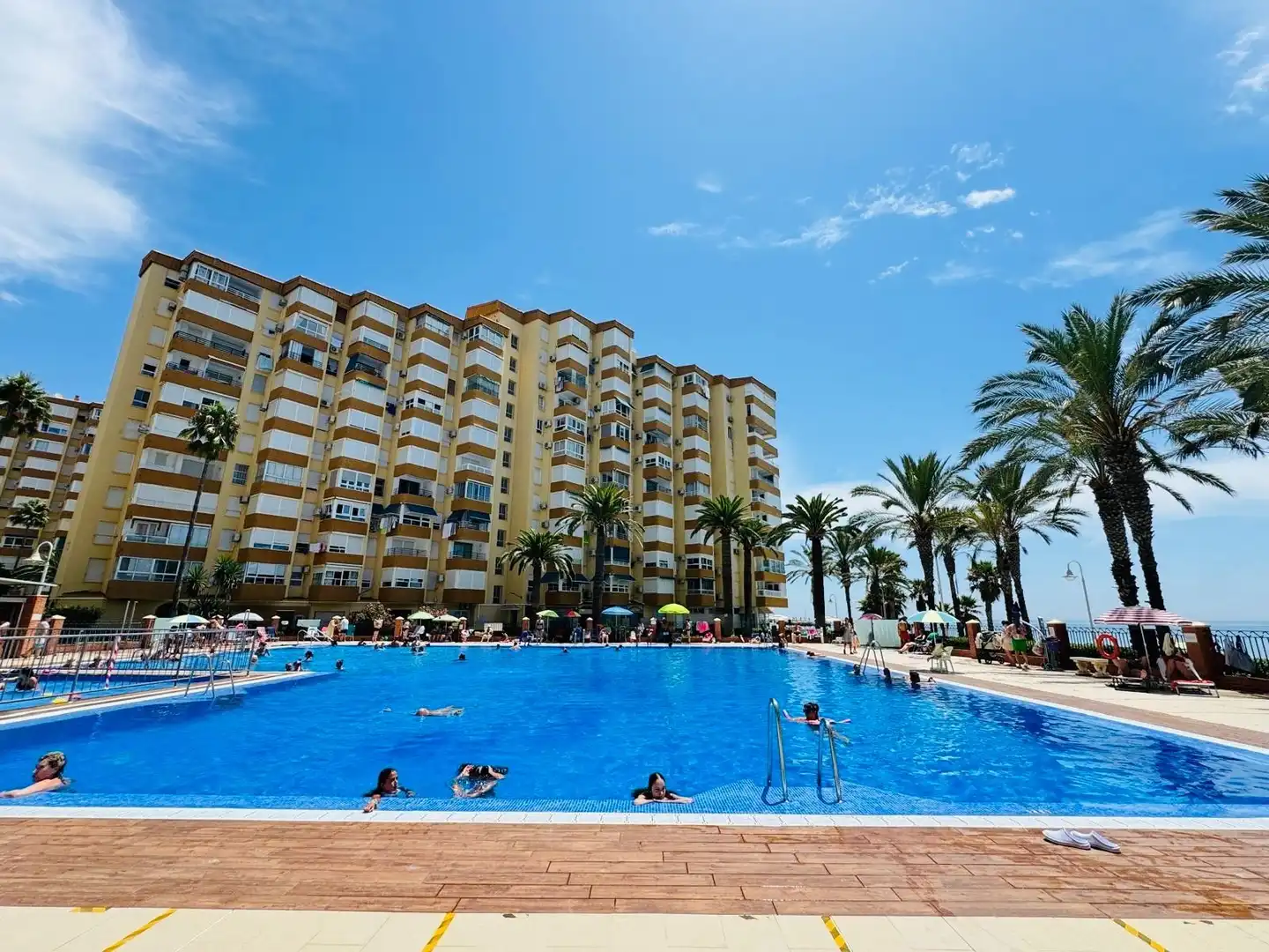 Piscina de Pis en venda en Algarrobo amb Piscina comunitària