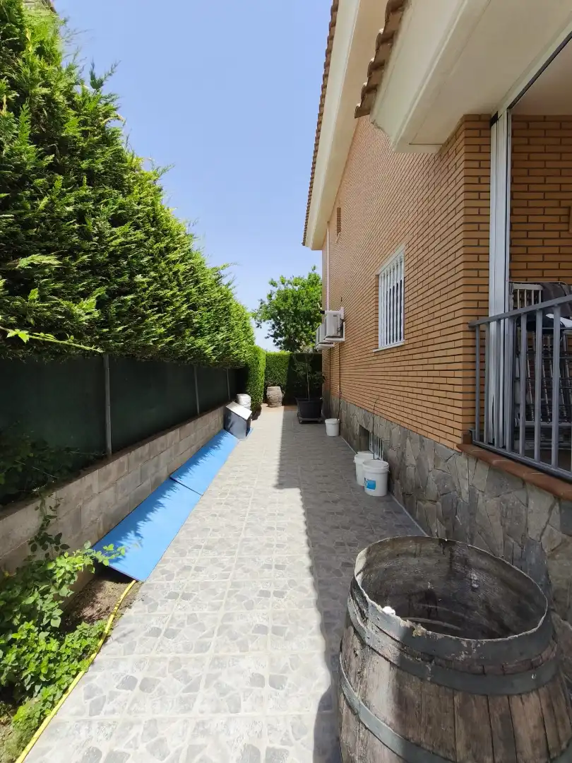 Chalet con terraza en venta en Carrer Varsòvia, imagen 12