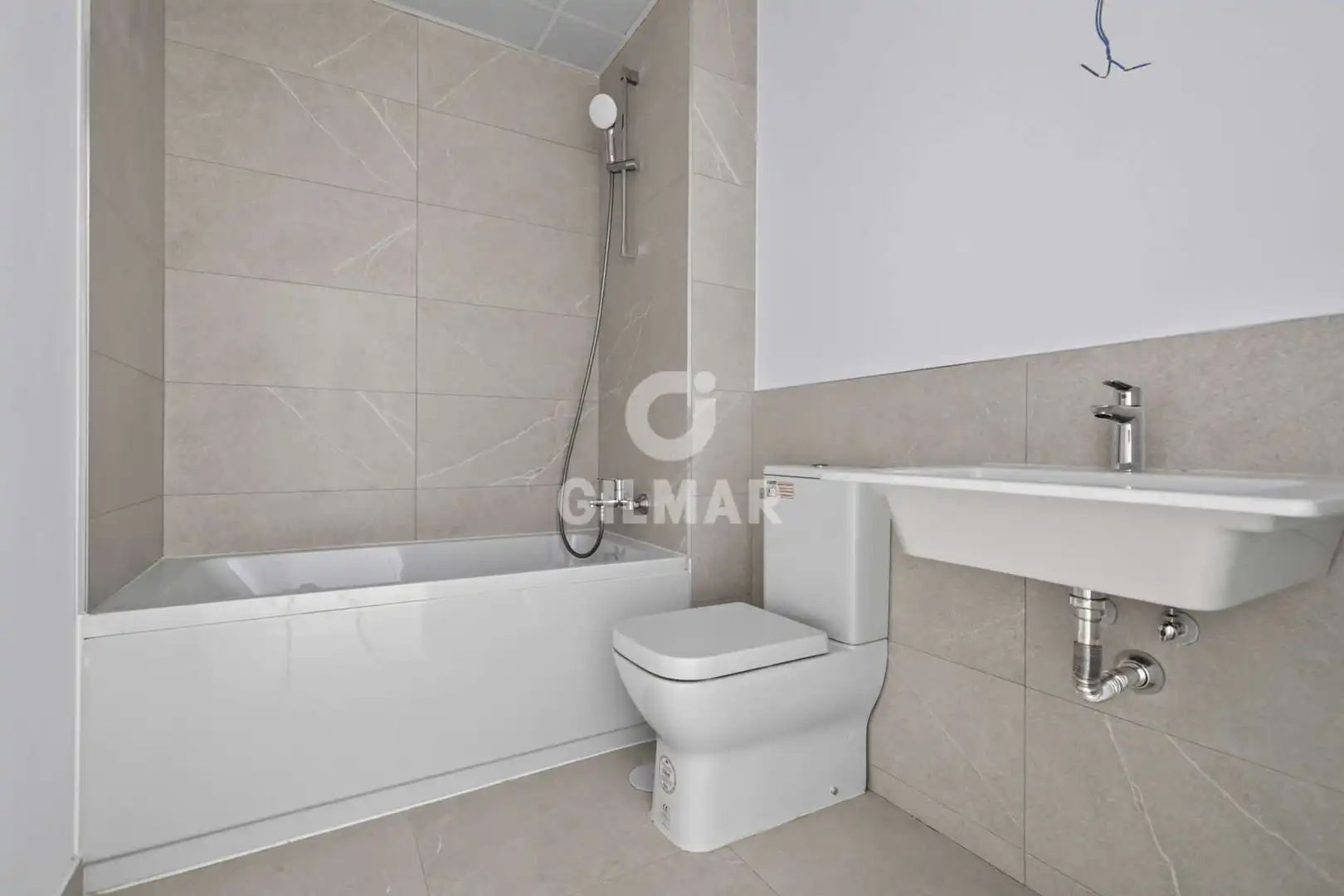 Bathroom of Ground floor for sale in Tomares  with Heating, Private garden and Storage room