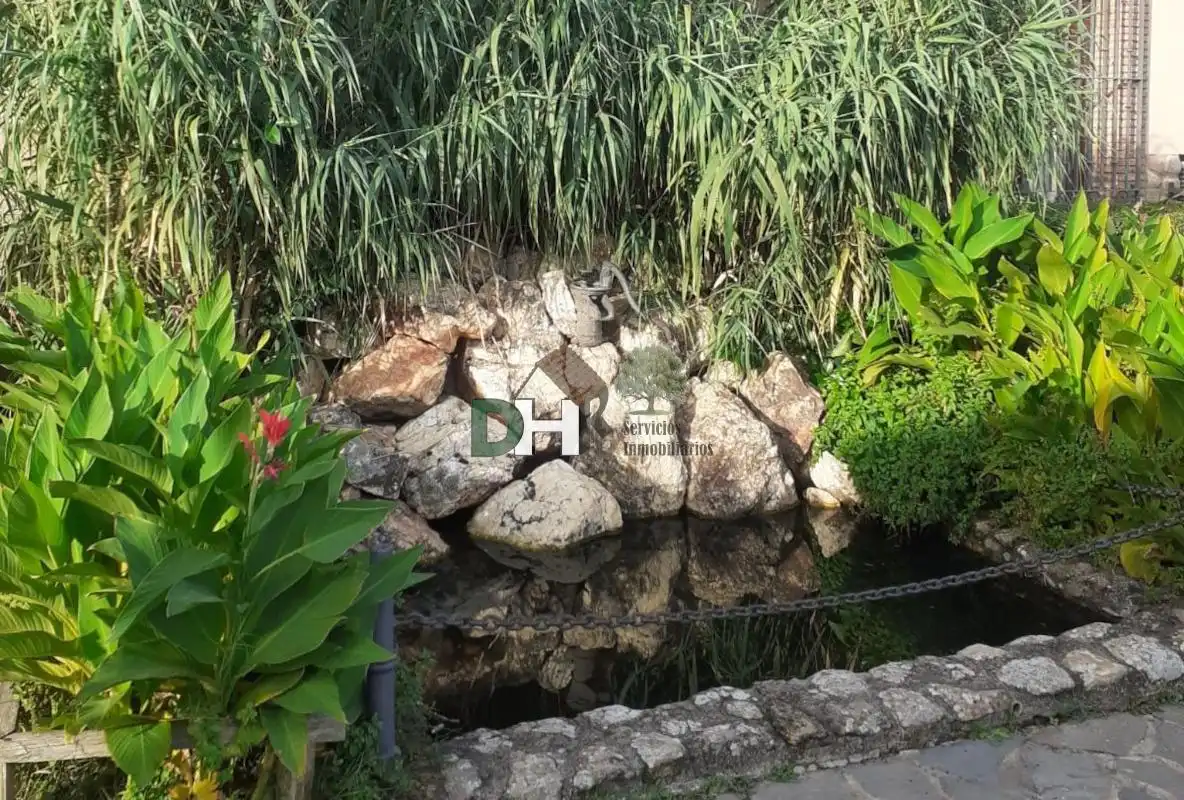 Garden of Houses for sale in Cáceres  with Air Conditioner, Heating and Storage room