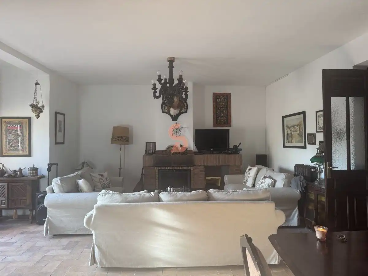 Sala de estar de Casa o chalet en venta en Alcazarén con Calefacción, Terraza y Trastero