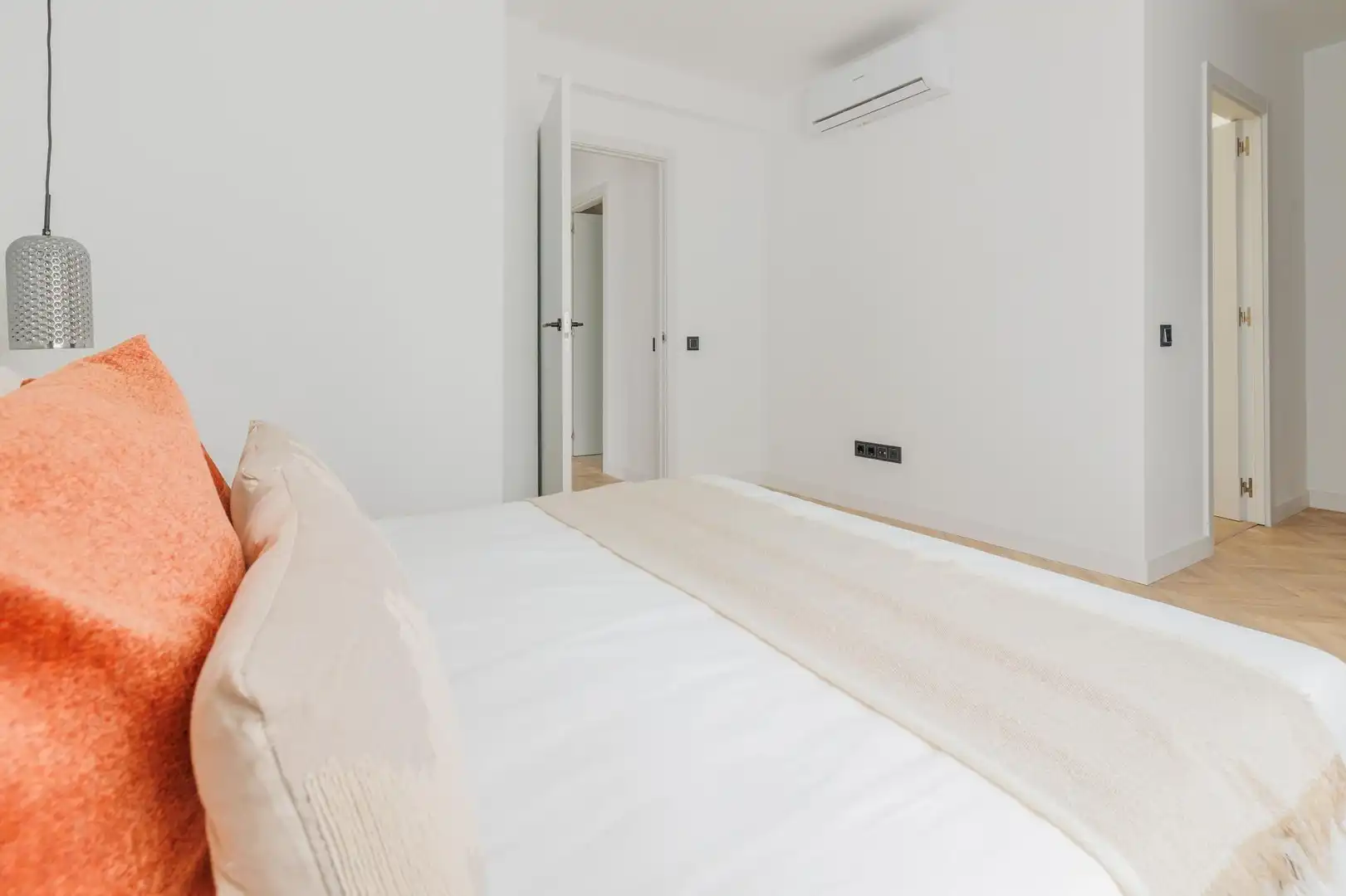Dormitori de Apartament en venda en Madrid amb Jardí privat i Terrassa
