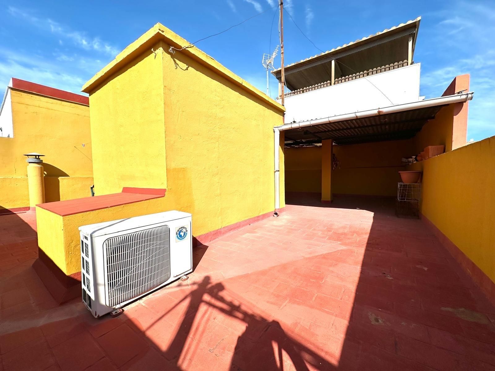 Vista exterior de Casa o chalet en venta en El Puerto de Santa María con Calefacción y Trastero