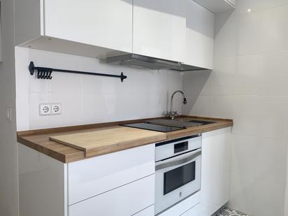 Kitchen of Flat to rent in  Madrid Capital  with Air Conditioner and Furnished