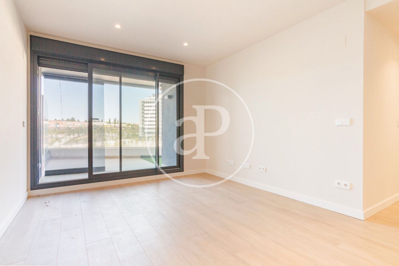Living room of Flat to rent in  Madrid Capital  with Air Conditioner, Heating and Terrace