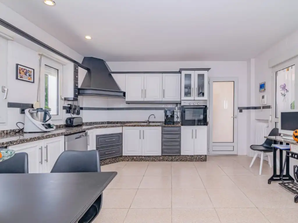 Cocina de Casa o chalet en venta en Monachil con Jardín privado, Terraza y Piscina