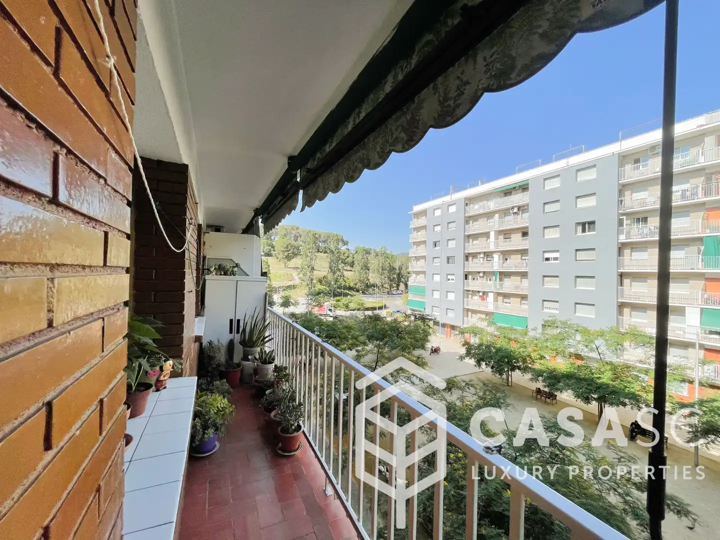Vista exterior de Piso en venta en Cerdanyola del Vallès con Calefacción, Amueblado y Balcón