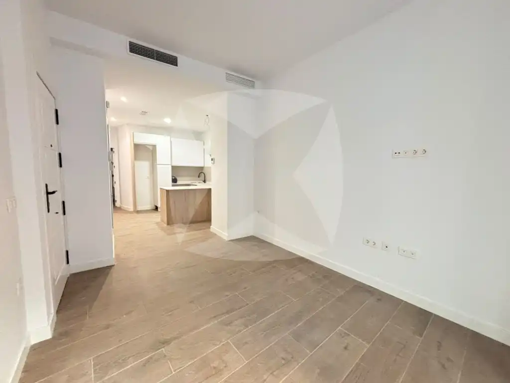 Piso con ascensor en venta en Calle Suárez Somontes, imagen 3