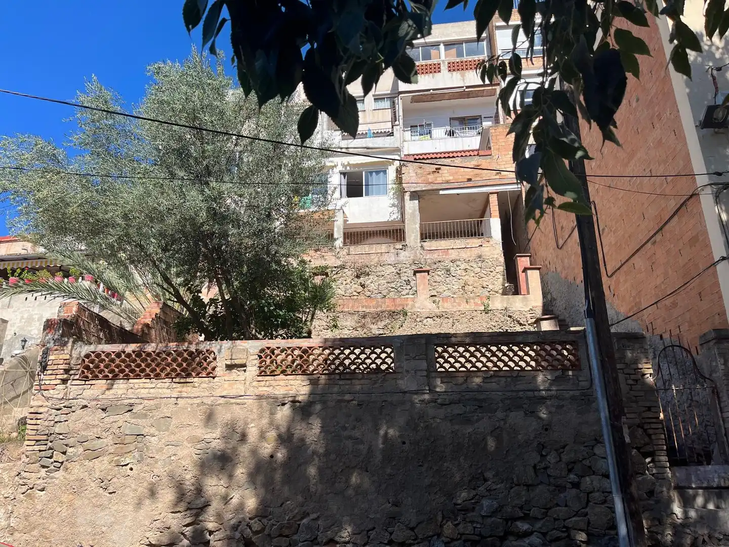 Vista exterior de Casa adosada en venta en Gràcia