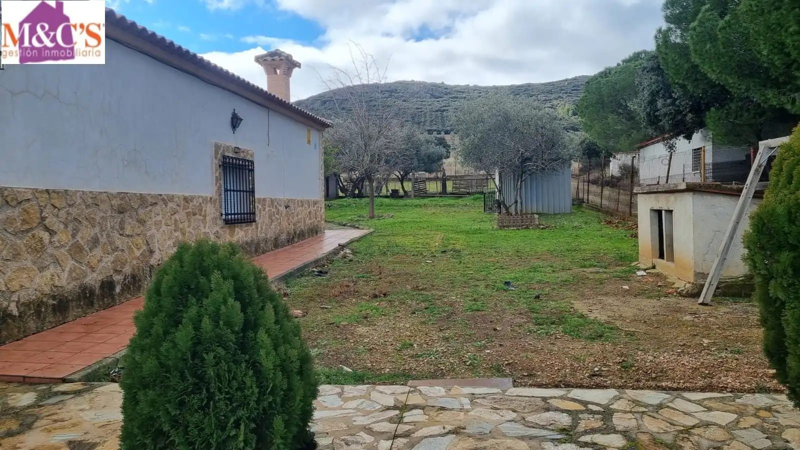 Jardí de Casa o xalet en venda en Cabezarrubias del Puerto amb Aire condicionat, Calefacció i Jardí privat
