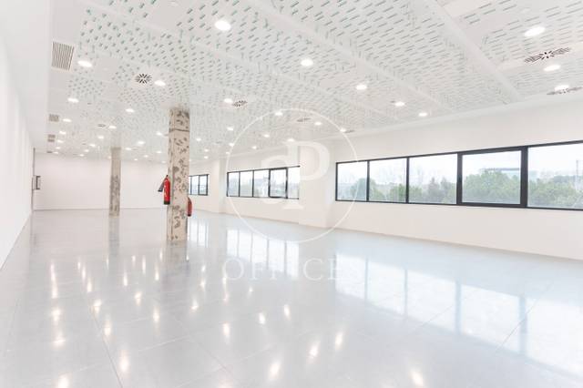 Oficina en Alquiler en Carrer de Prat de la Riba en Turó de Can Mates