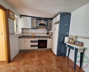 Cuina de Casa adosada en venda en Mayorga amb Calefacció, Jardí privat i Terrassa