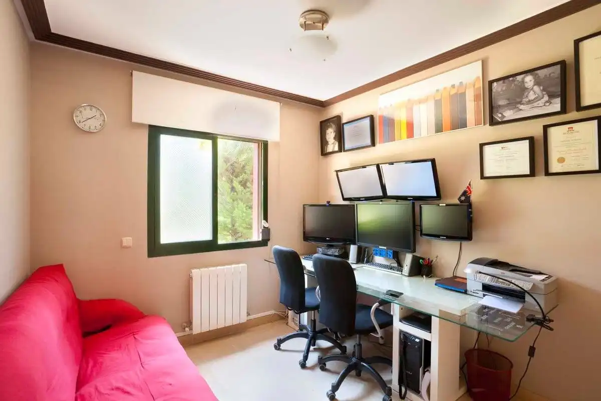 Dormitori de Casa o xalet de lloguer en Marbella amb Aire condicionat, Jardí privat i Terrassa