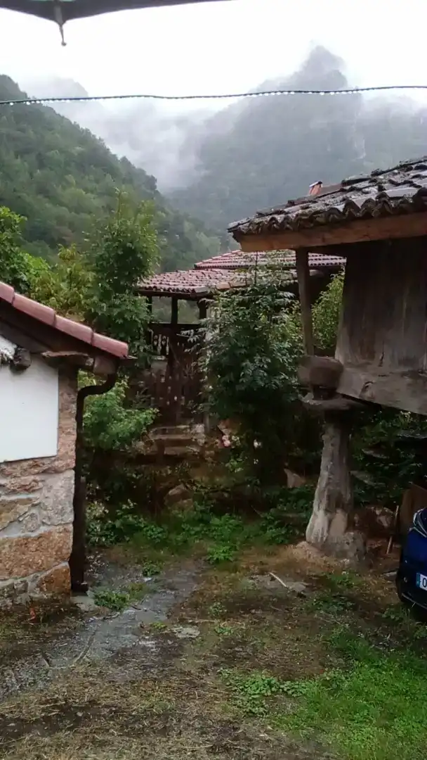 Vista exterior de Casa adosada en venda en Somiedo