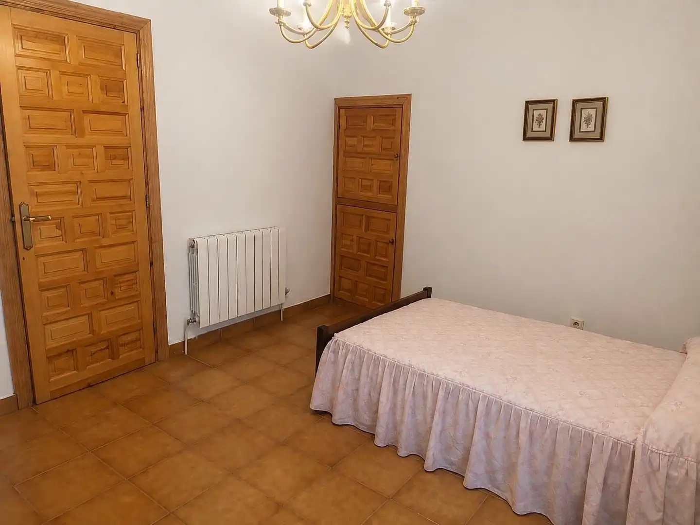 Habitación de Finca rústica en venta en Valle de Losa con Jardín privado, Amueblado y Alarma