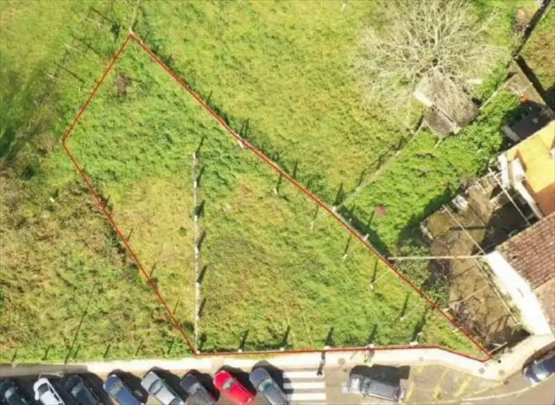 Terreny residencial en venda a Rúa da Feira 2