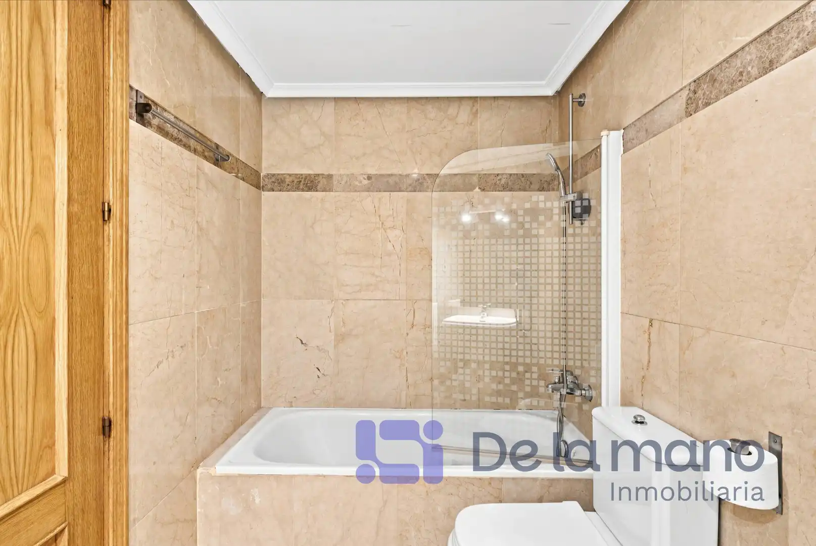 Baño de Piso de alquiler en Madrid con Calefacción y Parquet