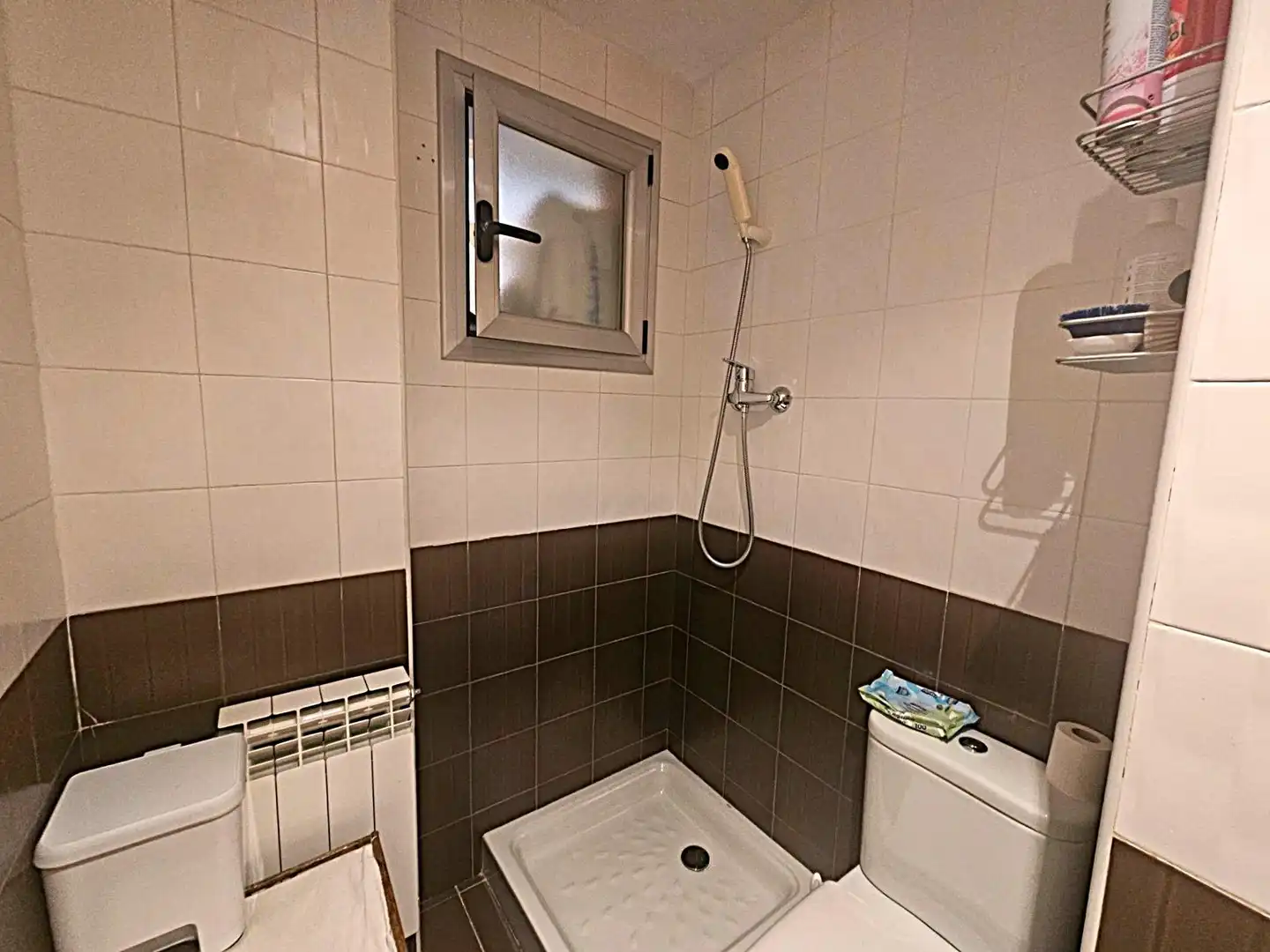 Badezimmer von Wohnungen zum Verkauf in Lleida mit Klimaanlage, Heizung und Balkon
