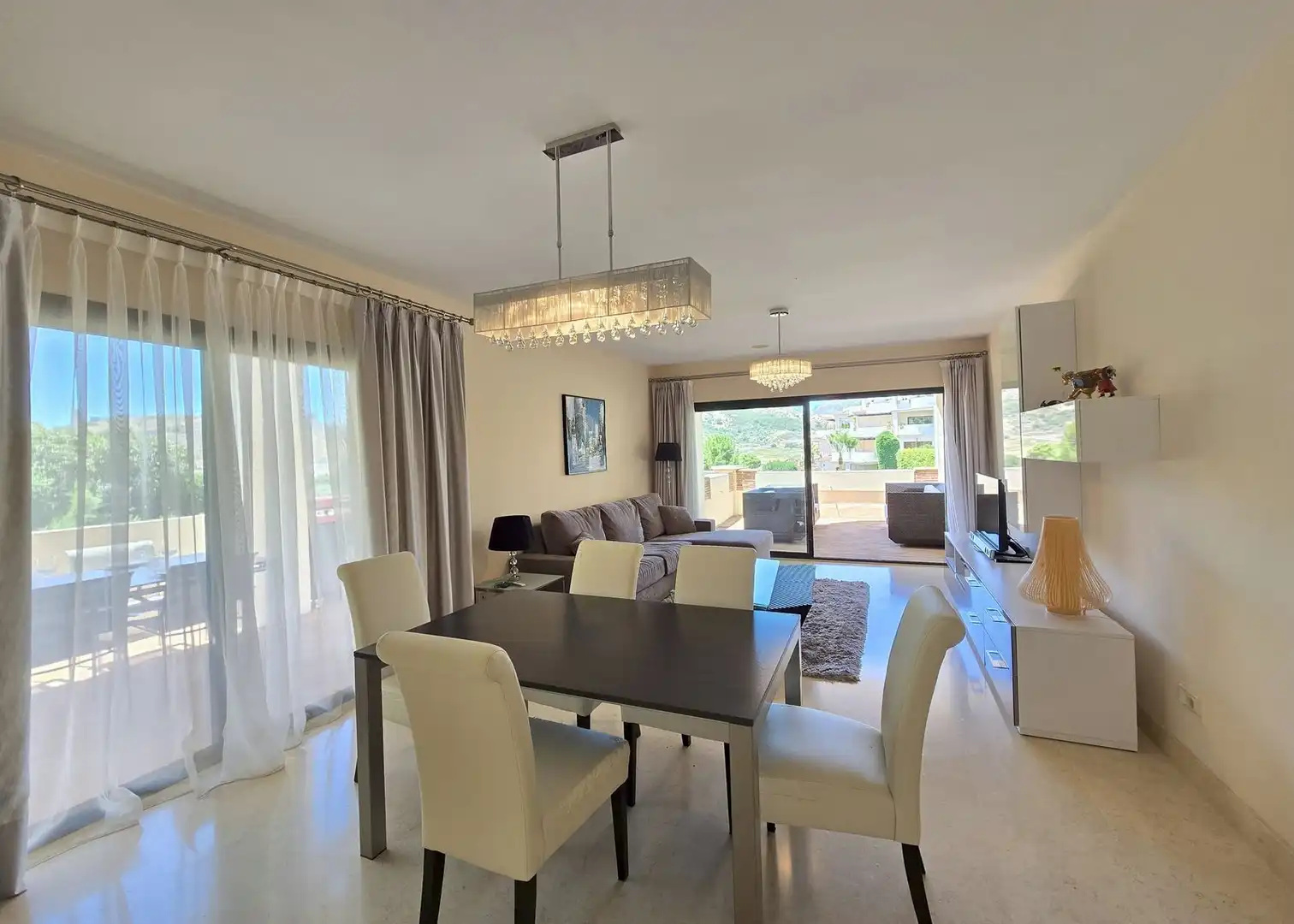 Dining room of Flat for sale in Benahavís  with Air Conditioner, Furnished and TV