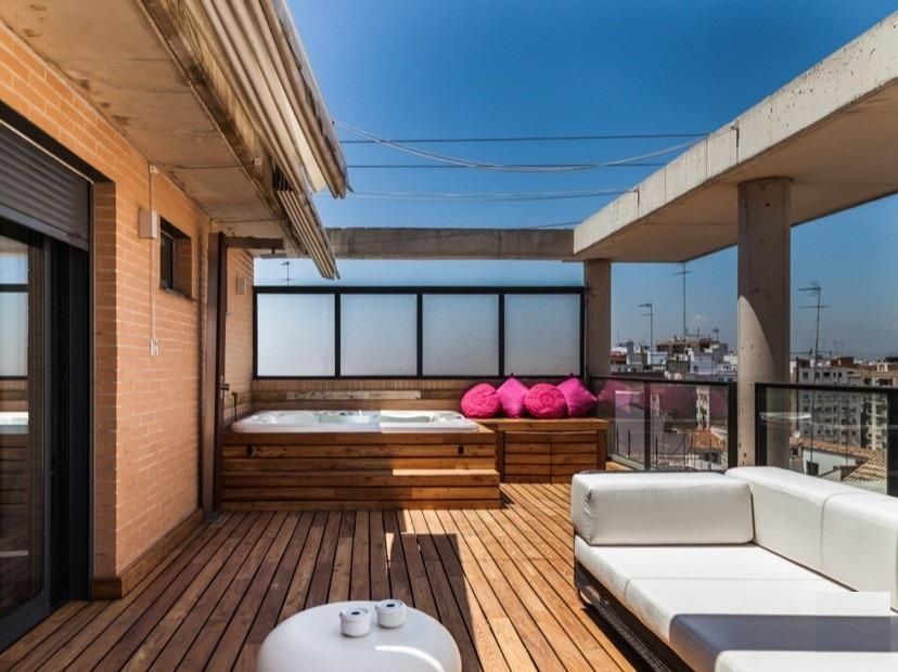 Attic to rent in En Corts - Doctor Waksman , Quatre Carreres