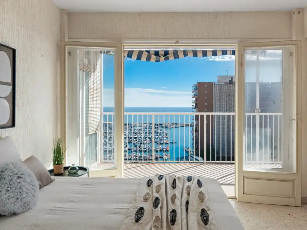 Apartments for sale in Calle Azorin 10 escalera 1 planta 06 puerta a, Campello Playa