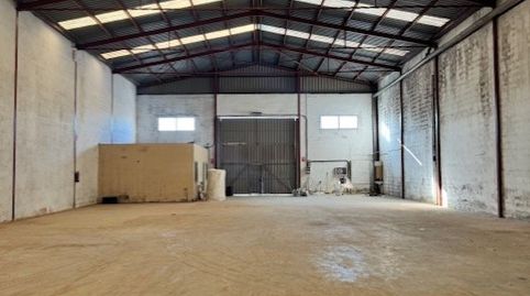 Nave con todas las instalaciones y una ubicación extraordinaria