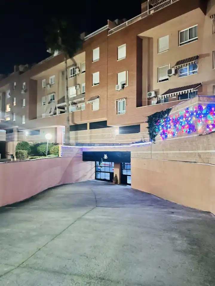 Flat for rent in De Demóstenes, El Cónsul - Ciudad Universitaria - El Romeral