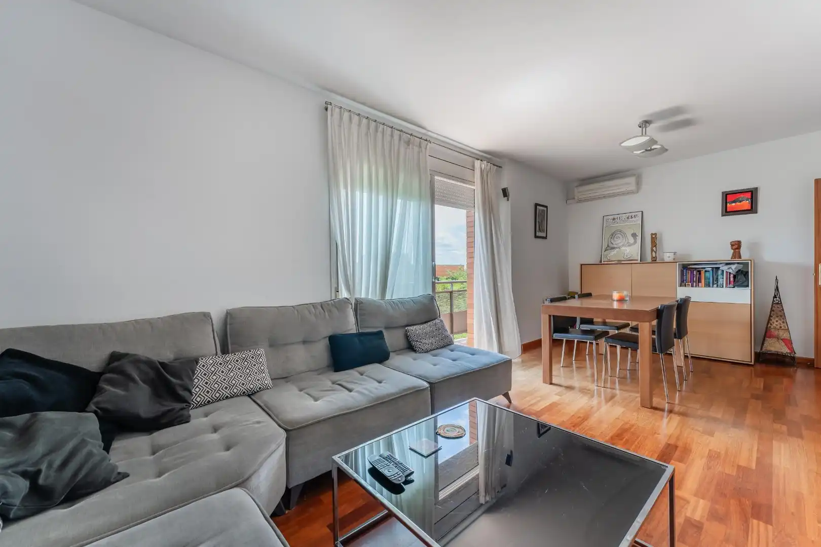Sala d'estar de Pis en venda en Granollers amb Calefacció, Parquet i Terrassa