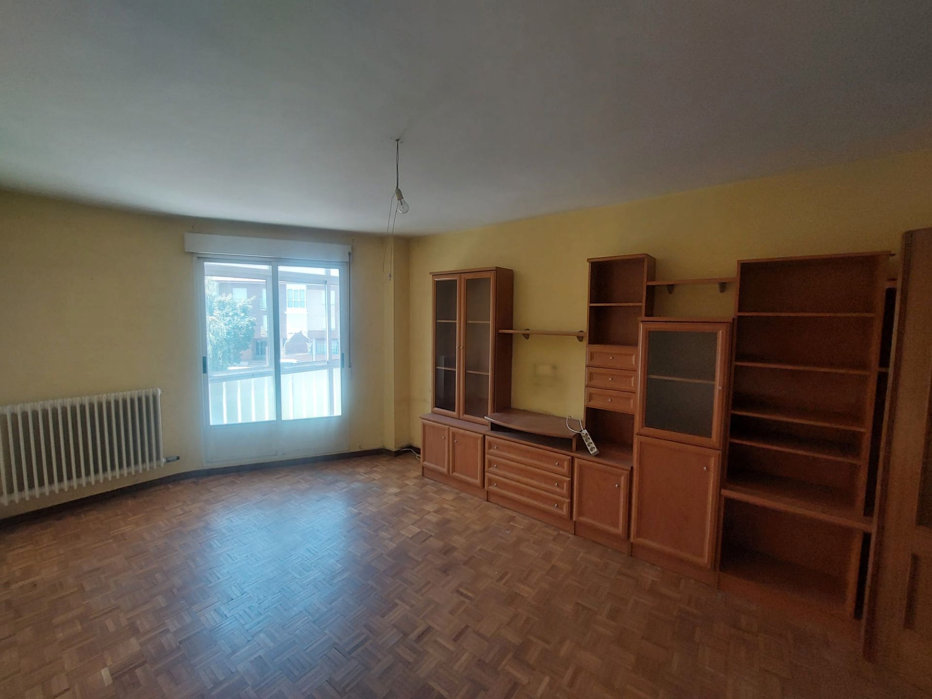 Bedroom of Flat for sale in Villaquilambre  with Storage room