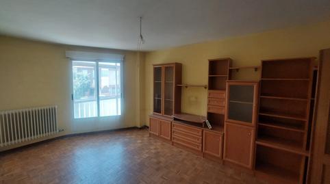 Foto 2 de Piso en venta en Calle la Sierra, Villaquilambre, León