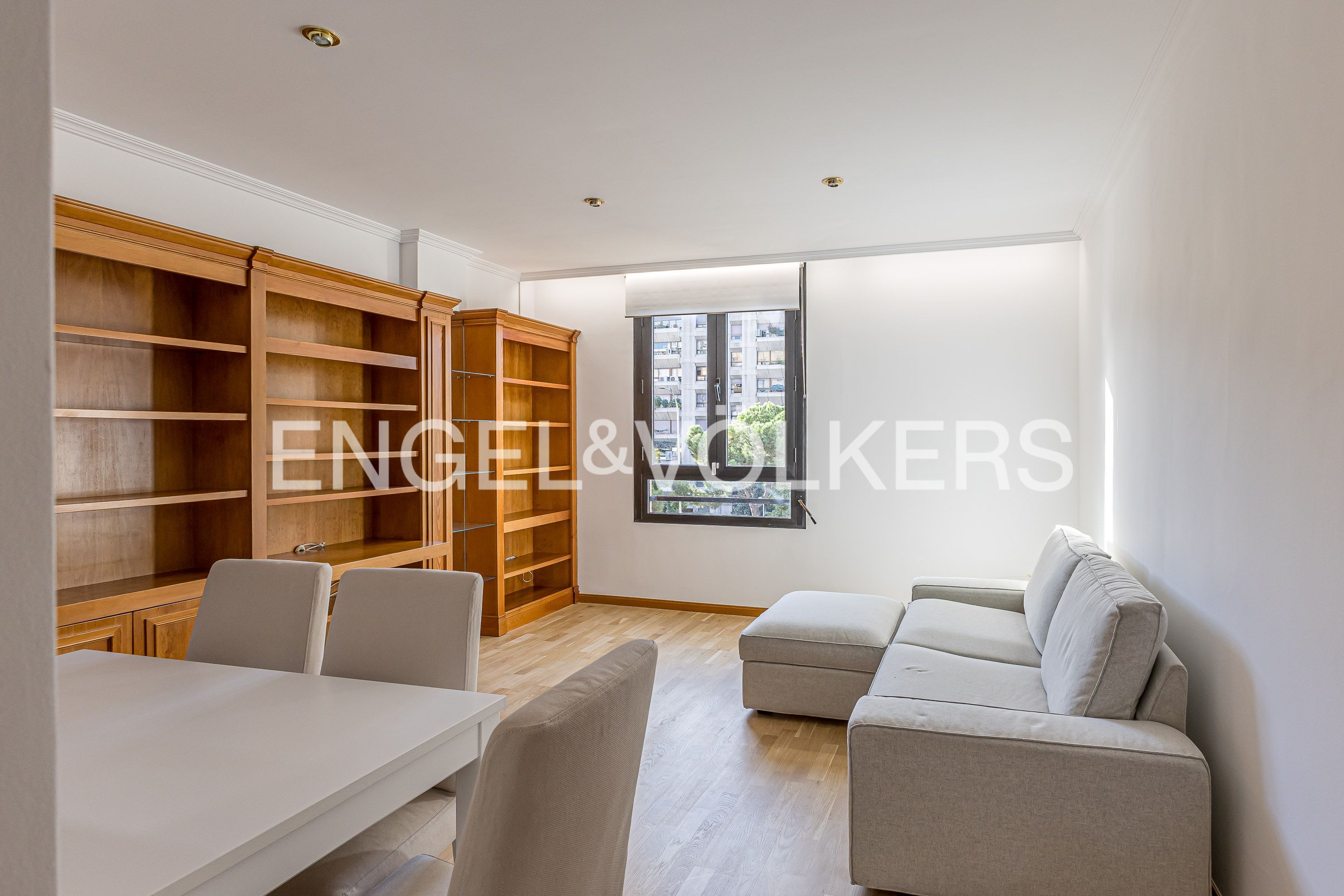Sala de estar de Apartamento de alquiler en  Madrid Capital con Aire acondicionado, Calefacción y Parquet