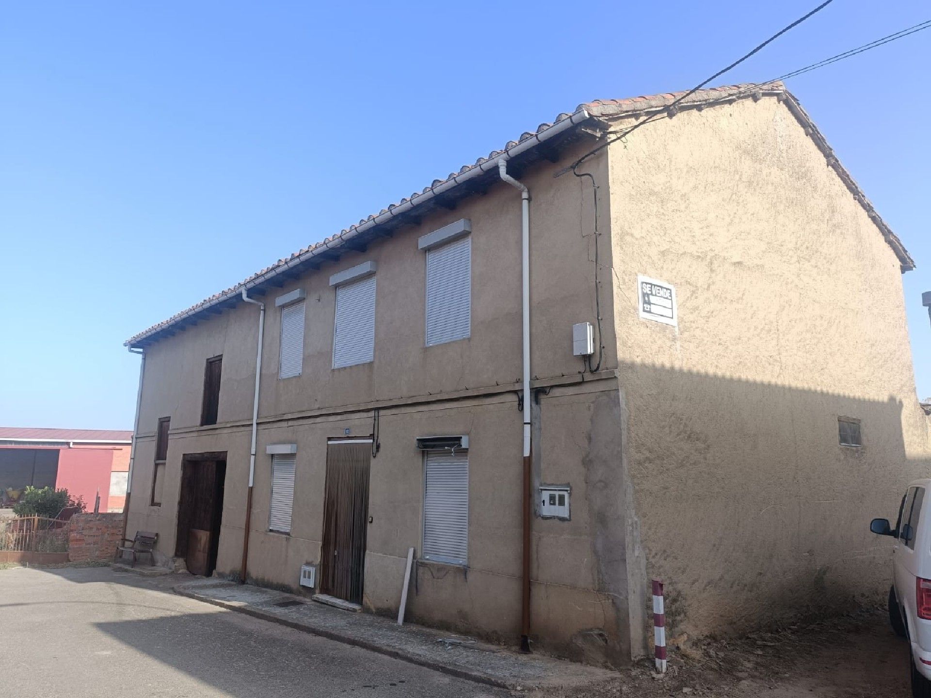 Vista exterior de Casa o xalet en venda en San Justo de la Vega amb Calefacció i Jardí privat