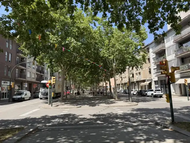Außenansicht von Büro zum Verkauf in Girona mit Klimaanlage und Heizung