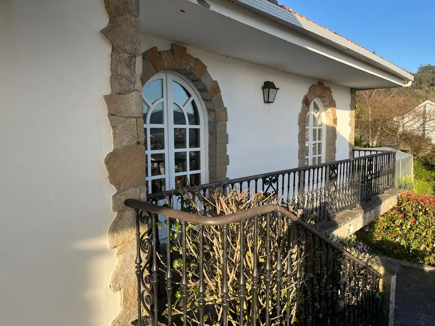 Vista exterior de Casa o xalet en venda en Cabanas amb Calefacció, Jardí privat i Parquet