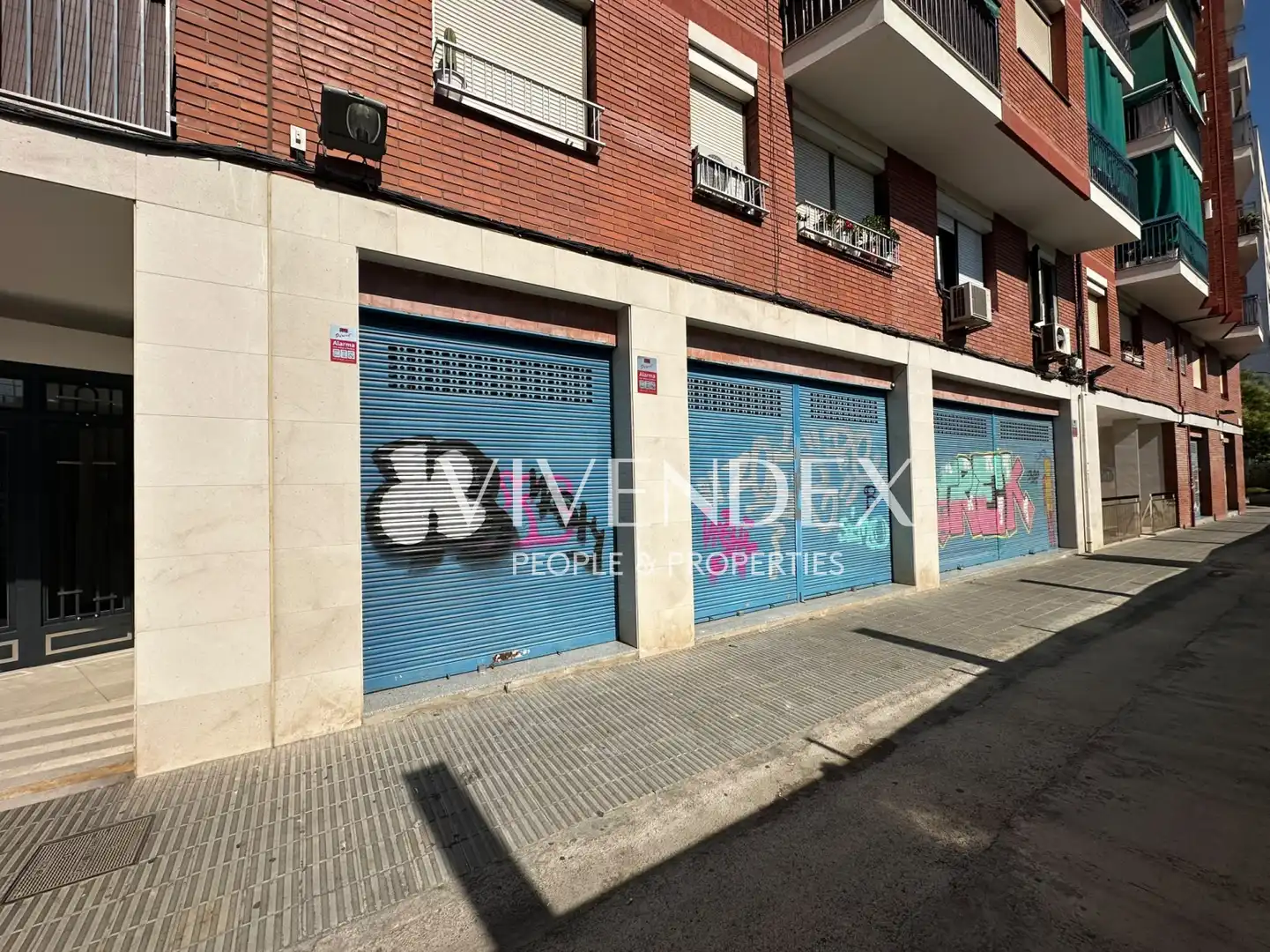 Vista exterior de Local en venta en Barcelona