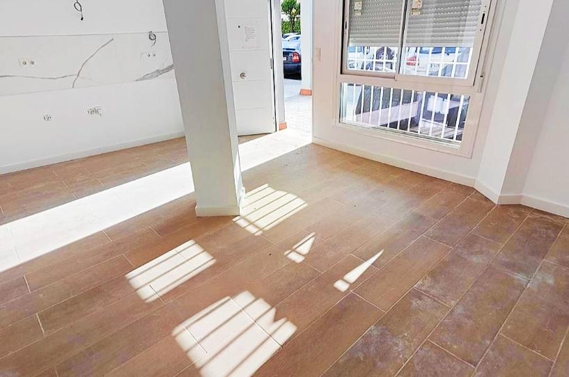 Foto 1 de Apartament en venda a Calle Candelería, Sta. Aurelia - Cantábrico - Atlàntico - La Romería, Sevilla