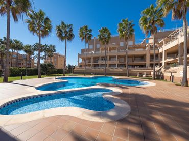 Apartamento con piscina en venta en Carrer Llac Baikal 11