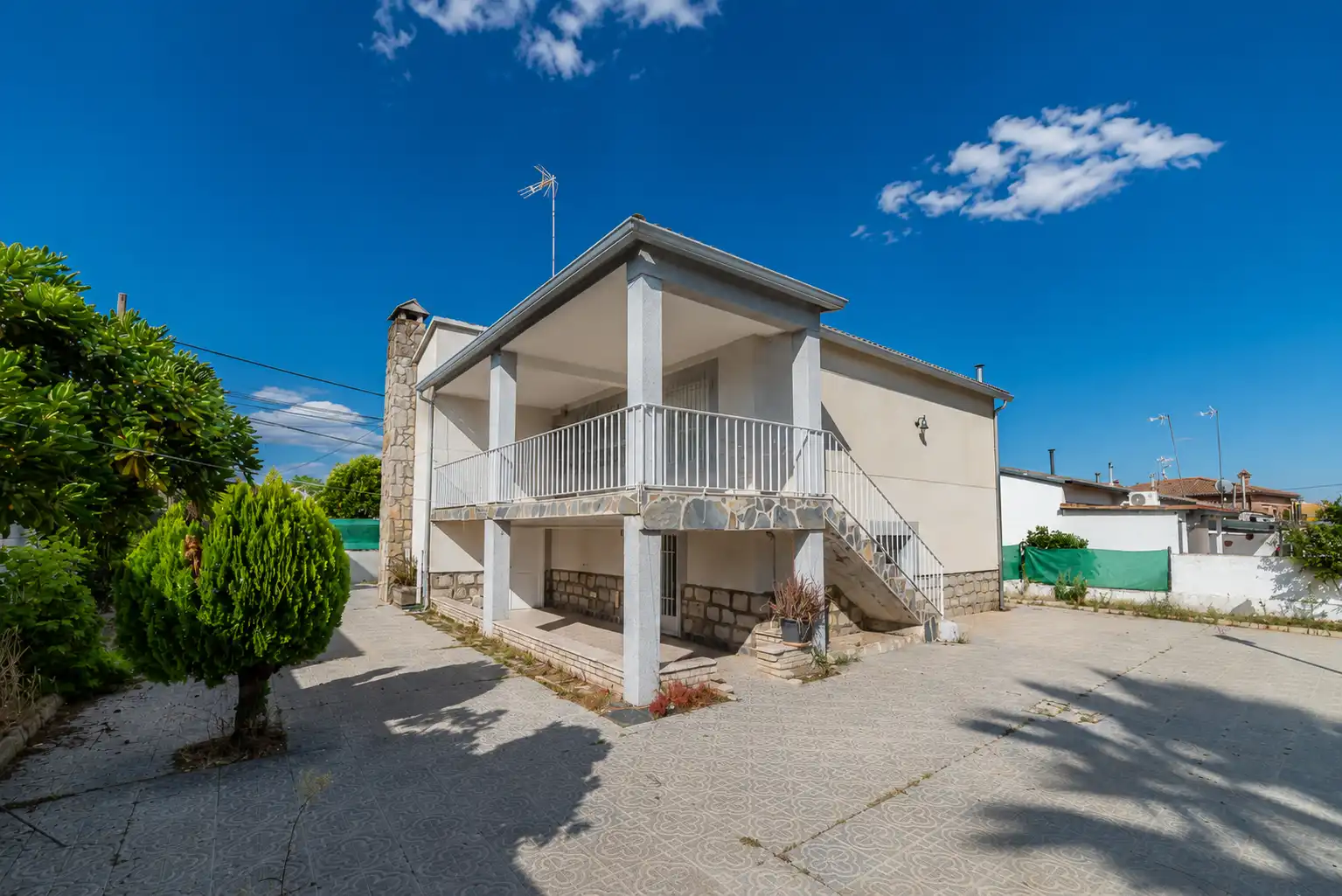 Vista exterior de Casa o chalet en venta en El Álamo con Jardín privado, Terraza y Balcón